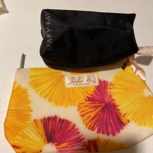 Bundle of 2 makeup 💄 bags clinique lala & Mary kay